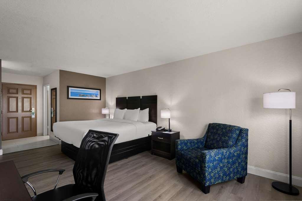 Quality Inn Sarasota I-75 Room photo