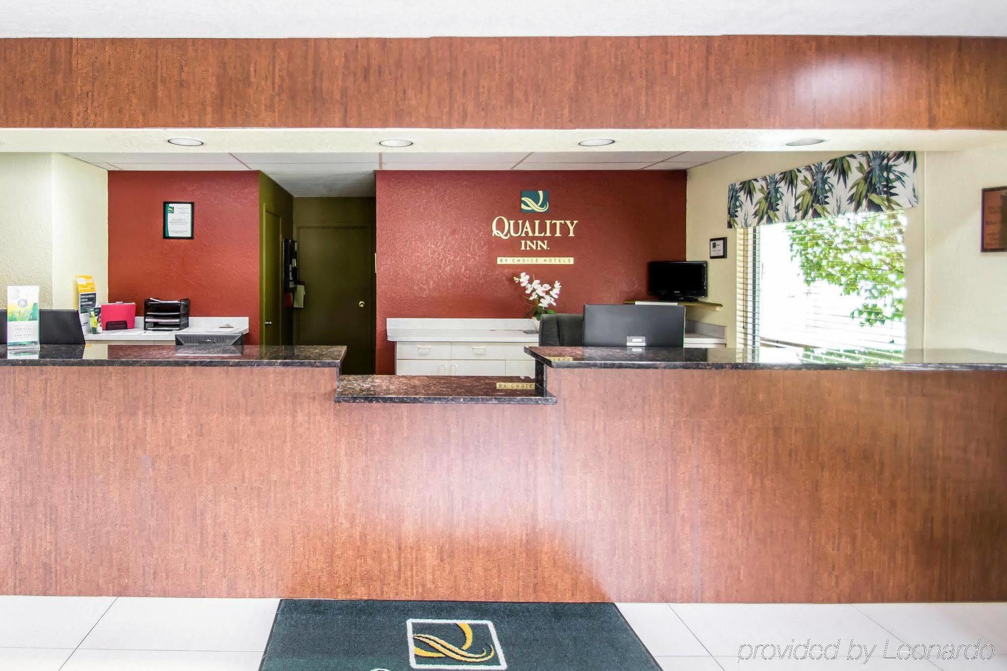 Quality Inn Sarasota I-75 Exterior photo